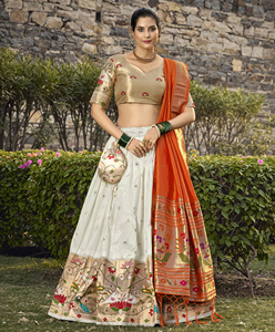Traje indio Paithani Lehenga Choli de seda Jacquard de alta calidad para fiestas, bodas y celebraciones culturales, tejido rico - Product Image 1