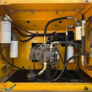 Excavatrice Volvo EC210 d'occasion d'origine, bonnes performances, prix bas à vendre - Product Image 2