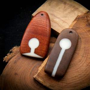 สร้อยคอเรืองแสงทำด้วยมือแนวสร้างสรรค์สำหรับผู้หญิงสร้อยคอเรืองแสงทำจากเรซิ่นรูปเมฆท้องฟ้าสีฟ้าเข้มที่ไม่เหมือนใครสำหรับ2024 - Product Image 4