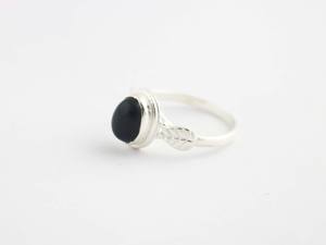 925 Sterling Silver Natural <b>Black</b> Onyx Oval Gemstone Bezel Leaf Design <b>Ring</b> For <b>Women</b> - Product Image 6