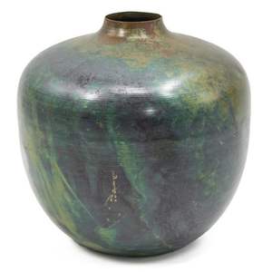 Vase à fleurs en métal esthétique rustique avec patine patinée fini pour des arrangements floraux élégants et polyvalents dans le décor - Product Image 2