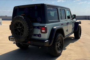 2024 Je.ep Wranglr Willy 8 vitesses transmission automatique propre - Product Image 3