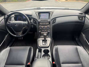 Voiture d'occasion de qualité et abordable, Hyundai Genesis 2015, conduite à gauche - Product Image 2