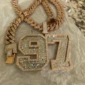 Colgante de diamante de moissanita de plata 925 de lujo con bolsa de dinero helado, joyería de fiesta de diseño de Hip Hop personalizable - Product Image 5