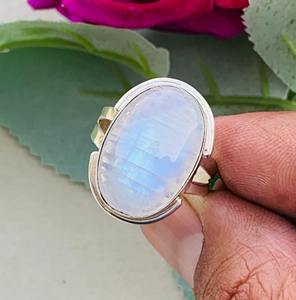 Bague en argent pierre de lune naturelle Pierre de lune Pierre précieuse Bague en argent Bague faite à la main Belle pierre précieuse - Product Image 1