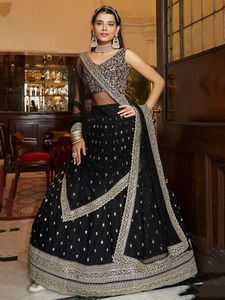 Luxueux Faux Georgette Lehenga Choli Set avec de lourdes paillettes et du fil pour des occasions spéciales d'Inde - Product Image 5