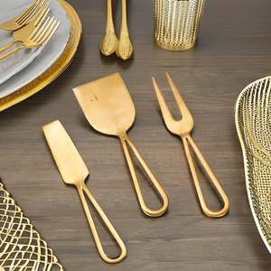 Ensemble de 3 couteaux à fromage en laiton doré de qualité supérieure faits à la main ensemble de couteaux à fromage en acier inoxydable avec logo personnalisé directement en usine - Product Image 1