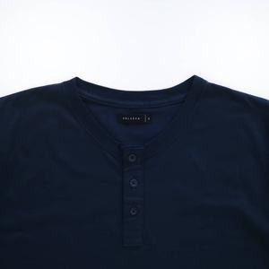 เสื้อยืดคอกลมแขนปกติผ้าคอตตอน Lyocell สำหรับผู้ชายเสื้อยืดแบบกระดุมโลโก้ออกแบบได้ตามต้องการเสื้อทรงพอดีตัวปกติฤดูร้อน - Product Image 3