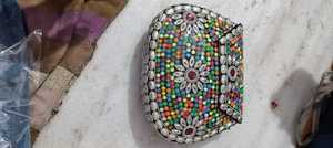 Monederos tribales de mosaico personalizados ideales para tiendas de accesorios de moda para reventa hechos con adornos - Product Image 4