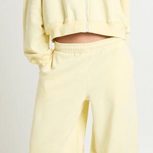 Haut à capuche pour femme avec design élégant et de haute qualité, tissu doux, prix avantageux pour les acheteurs en gros, survêtement court 2026 avec fermeture éclair - Product Image 3