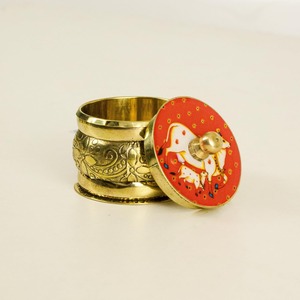 Caja Kumkum tradicional india Sindoor Dibbi con estampado de Pichwai de latón para regalo de boda de novia y uso de Pooja Mandir - Product Image 2