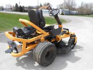 เครื่องตัดหญ้า Cub Cadet ZTS2 54 รุ่นปี 2023 แบบ Zero Turn กำลัง 24 แรงม้า 173 ซีซี เครื่องยนต์เบนซิน ใบมีดทรงกระบอก ความจุถังน้ำมัน 100 ลิตร - Product Image 2