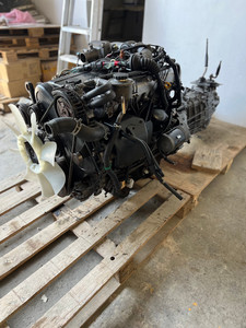 1HDFTE Complete low-mileage 1HD-FTE long engine assembly Landcruiser Motor with 4 x 4 Transmission - Product Image 5