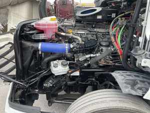 Camión Semirremolque Cascadia Sleeper USADO 2025 de Calidad Superior en Venta - Detroit 505HP Listo para Exportar a Todo el Mundo - Product Image 5