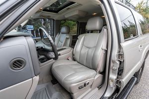 Chevrolet Suburban 2500 LT 4x4 de 2004 - Product Image 6