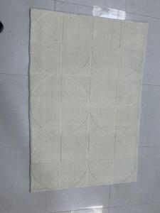 Vente en gros de tapis de sol de luxe blanc crème abstrait rond fait main en laine NZ tapis doux pour le salon en coton - Product Image 2