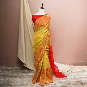 Saree en lin de créateur pour femmes Vêtements de fête de mariée lourds du fabricant indien pour la saison des mariages Vêtements indiens et pakistanais - Product Image 4