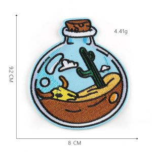 Tissu en fer personnalisé pour vêtements avec broderie faite à la main Délai de livraison rapide Dentelle en forme de coeur et PVC Pcs/vrac pour la décoration - Product Image 1