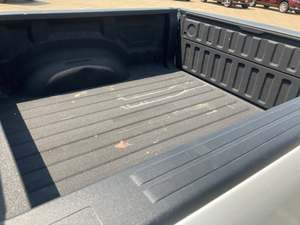 Usado 2024 1500 Laramie Crew Cab 4WD - Product Image 5