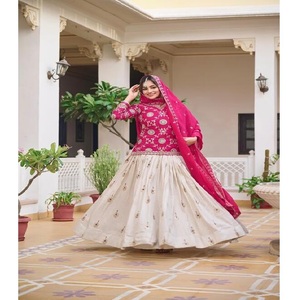 Lehenga Choli de Seda Pura Personalizada, Diseño Tradicional Elegante para Festivales, Fiestas, Bodas, Celebraciones, Brillo Otoñal, Étnico - Product Image 2
