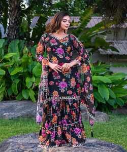 Kurti Étnico de Algodón para Mujer con Sharara de Chinon con Lentejuelas y Dupatta, Tejido a Mano - Product Image 1