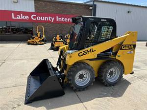 Mini-chargeuse compacte Gehl R135 2024 haute puissance, godet de 1 tonne, moteur diesel Cummins, boîte de vitesses, occasion/neuve - Product Image 3