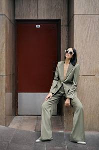 Camisa y pantalones elegantes de alta moda para mujer Euphony de cintura media con estilo minimalista para el verano - Product Image 4