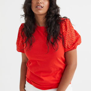 Camiseta suelta para mujer hecha de logotipo personalizado Tela de algodón y poliéster suave Método de impresión digital MOQ bajo - Product Image 5