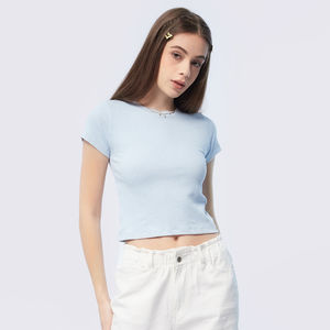 Camiseta corta en blanco básica ajustada para mujer de último diseño al por mayor en venta tops cortos para mujer en todos los colores y tallas ropa informal - Product Image 1