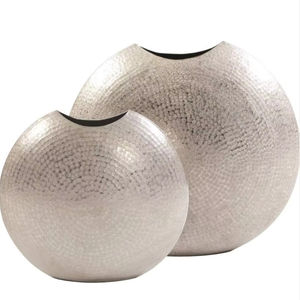 Nouveau pot de fleur en aluminium plaqué argent personnalisé Vases à fleurs en métal au design art déco Décoration d'hôtel à domicile Prix de gros - Product Image 1