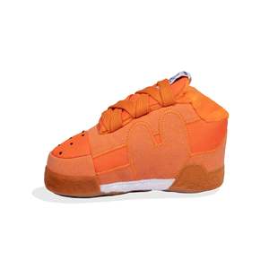 Juguete Interactivo y de Movimiento para Mascotas, Zapatilla Deportiva de Gamuza Afelpada Reebok Workout - Product Image 5