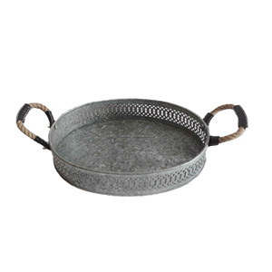 Beaux plateaux décoratifs en métal fabriqués à la main avec finition nickel chrome argent plateau de service pour fruits secs décoratifs faits à la main - Product Image 1