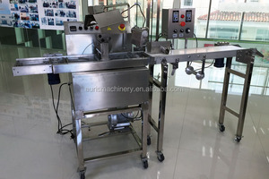 Galletas de oblea Revestimiento de <span class=keywords><strong>chocolate</strong></span> Pretzels Barras de caramelo Línea de bañador de <span class=keywords><strong>chocolate</strong></span> <span class=keywords><strong>con</strong></span> túnel de enfriamiento - Product Image 3