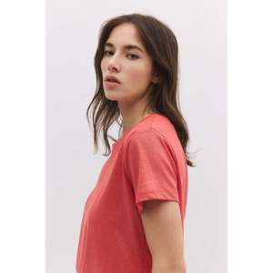 T-shirt basique à col rond en tissu scintillant - Product Image 4