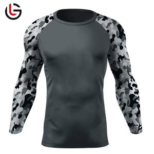 ชุดป้องกันผื่นคันสำหรับผู้ชายผ้าถักแบบแห้งเร็วพิมพ์ลายไม่ซ้ำใคร - Product Image 1