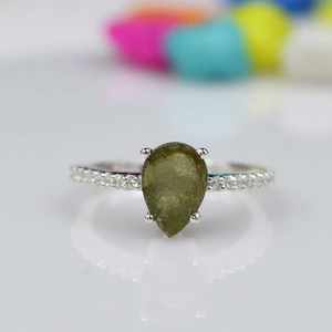 Anillo de moldavita cruda pera moldavita 925 plata esterlina anillo de piedra en bruto anillo de piedra natal regalo para su regalo de aniversario para ella - Product Image 2
