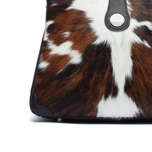 Sac à bandoulière tendance pour femme en cuir de vachette, imprimé animal, grande capacité, fermeture éclair durable, dernière collection - Product Image 5