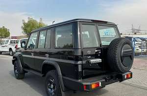 Toyota Land Cruiser 2024 Negro, Techo Rígido, Doble Turbo, Asientos de Tela, Transmisión Automática, Sistema de Navegación Bluetooth - Product Image 2