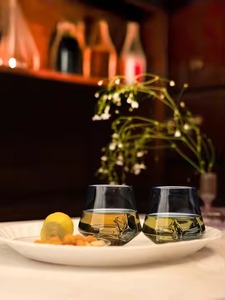 Verre dansant élégant à la demande pour cocktails, parfait pour les occasions spéciales, disponible pour la vente en gros - Product Image 3