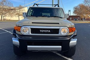 Toyota FJ Cruiser 2014 en Excelente Estado - Product Image 3