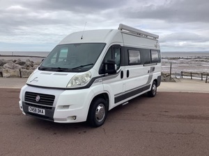 Autocaravana de Lujo Moderna para 4 Personas, Nuevas Tendencias de Belleza, Remolques Todoterreno para Viajes Familiares en Europa y América del Norte - Product Image 3