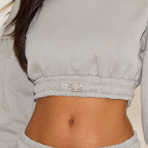 Femmes à la mode demi-longueur sweat Texture lisse toucher chaud Look minimaliste OEM ODM usine directe vêtements personnalisés en gros - Product Image 4