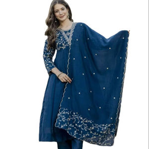 Ensemble Salwar Kameez en taffetas de soie multicolores pour femmes, facile à styliser, idéal pour les occasions festives, les rassemblements décontractés et le port au bureau - Product Image 5
