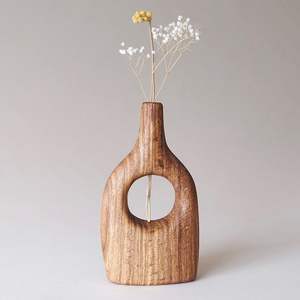 Jarrón de madera con acabado liso, elaborado para flores delicadas, macetas resistentes que garantizan una belleza duradera en hogares de todo el mundo. - Product Image 6