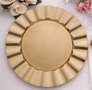 Plateau en métal avec des détails artisanaux traditionnels pour des expériences culinaires de luxe et des fins de présentation des aliments élégants - Product Image 5