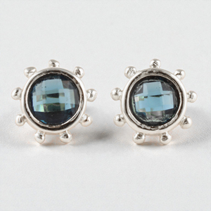 Boucles d'oreilles clous en quartz bleu de Londres, argent sterling 925, sertissage à facettes rondes, minimaliste, moissanite, bijoux en gros - Product Image 1