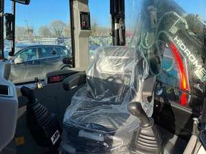 LIVRAISON GRATUITE HIDROMEK HMK 62T MINI CHARGEUR-PELLE SUR CHAÎNES Homologué EPA CE avec vérin hydraulique Eaton, moteur principal, pompe, boîte de vitesses et PLC. - Product Image 3