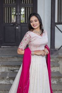 NUEVO LEHENGA CHOLI NAVRATEI ESPECIAL, TELA DE SEDA VICHITRA con LENTEJUELAS y BORDADO con HILOS para FIESTA, REVERSIBLE - Product Image 6