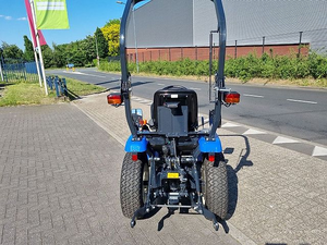 Tracteur utilitaire compact diesel ISEKI TM3187 18HP 4x4, tracteur agricole PTO pour vergers, vignobles et entretien des pelouses, à vendre - Product Image 3