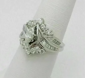 Anillo de Compromiso con Racimo de Diamantes de Moissanita Marquise de 2 Quilates y Plata 925, Anillo de Bodas con Racimo - Product Image 3